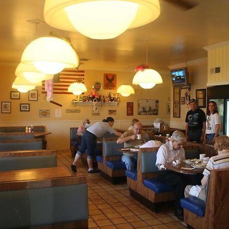 King'S Inn Huntsville Ngoại thất bức ảnh